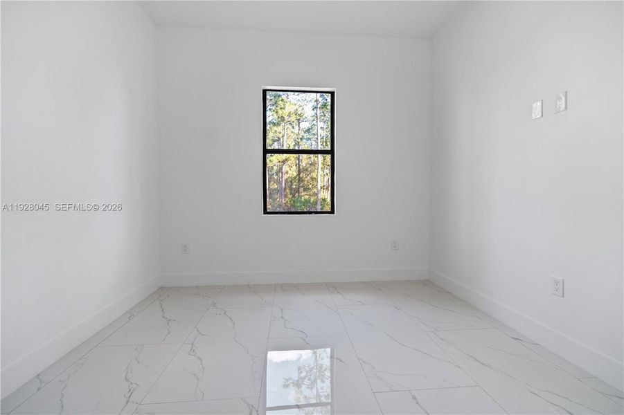 Spacious, unfurnished interior of a new home in , Lehigh Acres (Image 27).
