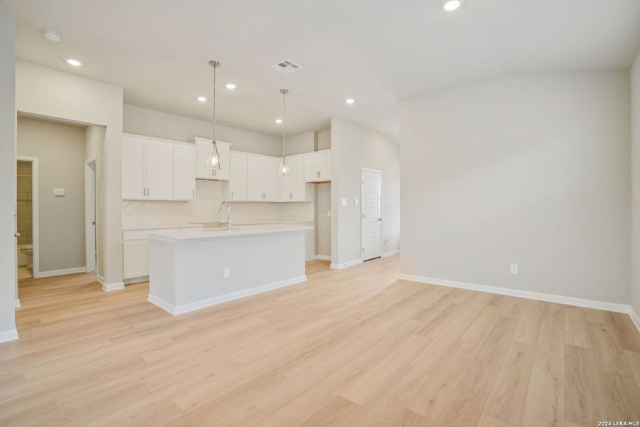Spacious, unfurnished interior of a new home in Sagebrooke - Premier Series, San Antonio (Image 17).