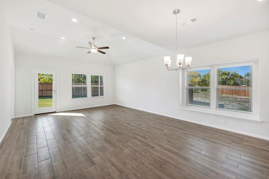 Spacious, unfurnished interior of a new home in Elevon, Lavon (Image 19).