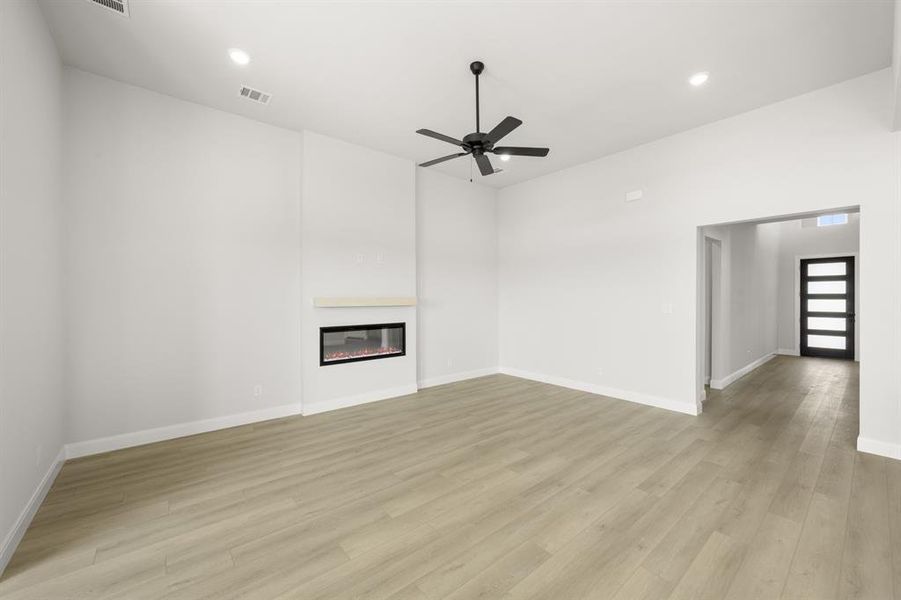 16953 Leatherflower- Living Room-2