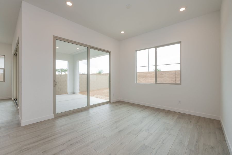Spacious, unfurnished interior of a new home in Waterston Central, Gilbert (Image 10).