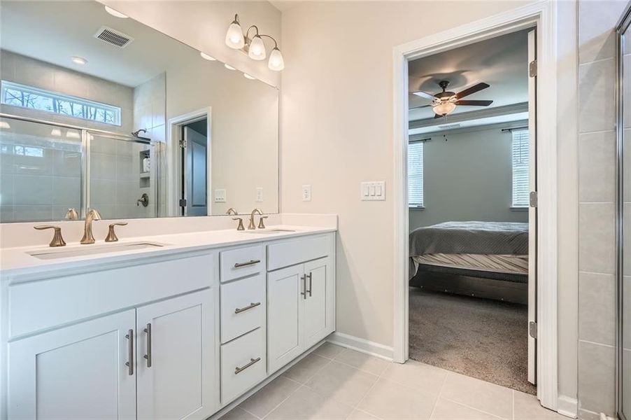 Furnished interior view inside a new home in , Dallas (Image 6).