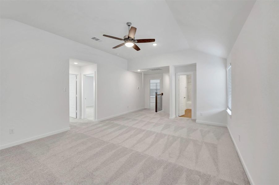 Spacious, unfurnished interior of a new home in Summerview, Fulshear (Image 29).