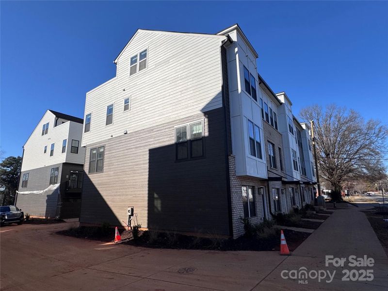 Image 9 of a home in .