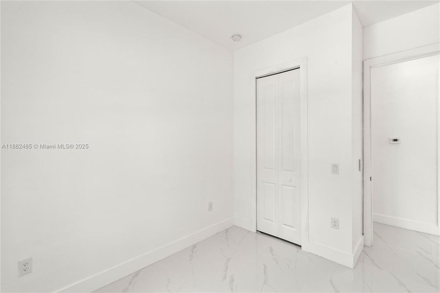 Spacious, unfurnished interior of a new home in , Lehigh Acres (Image 21).