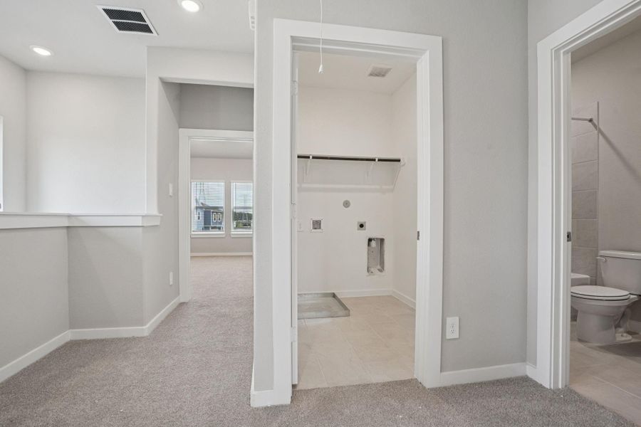 Spacious, unfurnished interior of a new home in Kemah Crossing - City Series, Kemah (Image 18). Spacious, unfurnished interior of a new home in Kemah Crossing - City Series, Kemah (Image 18).