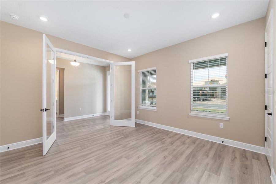 Spacious, unfurnished interior of a new home in , Ocala (Image 38).
