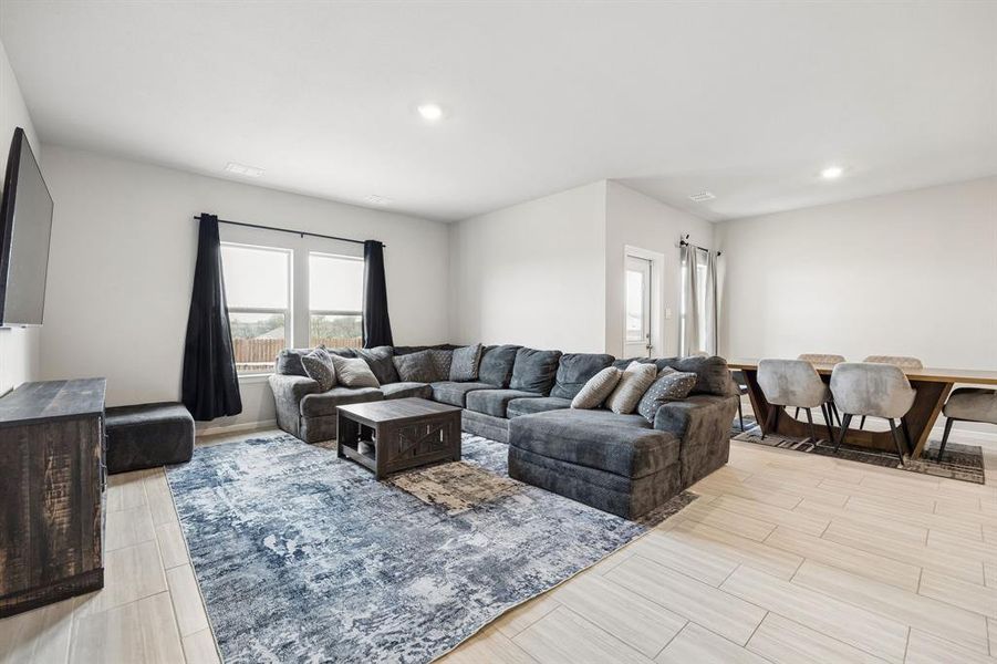 Furnished interior view inside a new home in River's Edge, Fort Worth (Image 10).