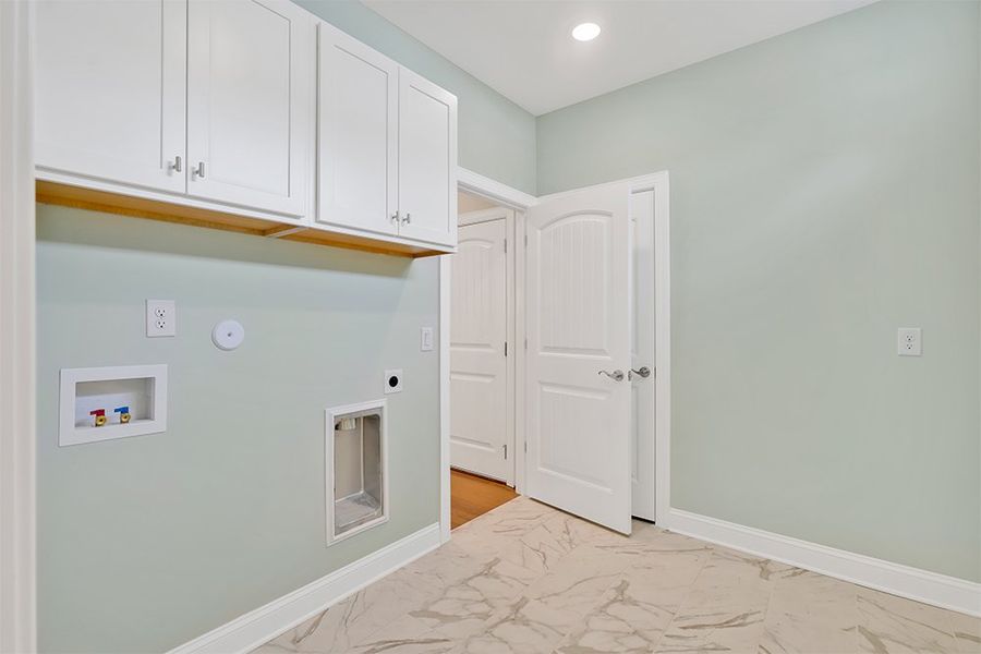 Shelter Bay, Laundry