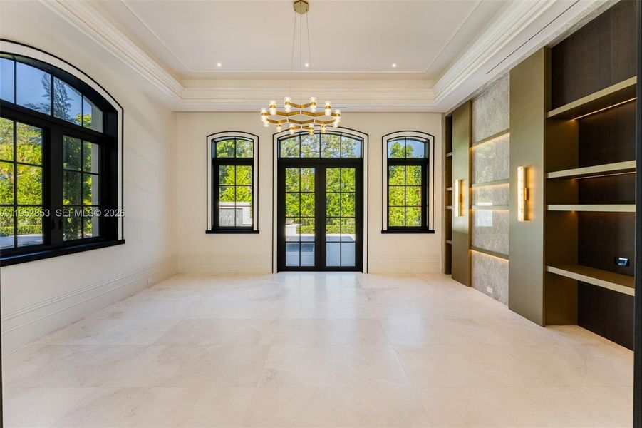 Spacious, unfurnished interior of a new home in , Pinecrest (Image 12).