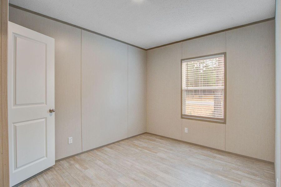 Spacious, unfurnished interior of a new home in , Walterboro (Image 25).