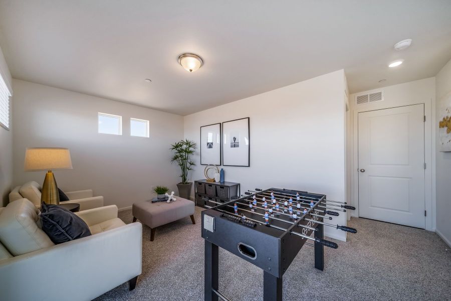 Furnished interior view inside a new home in Thompson River Ranch, Johnstown (Image 27).