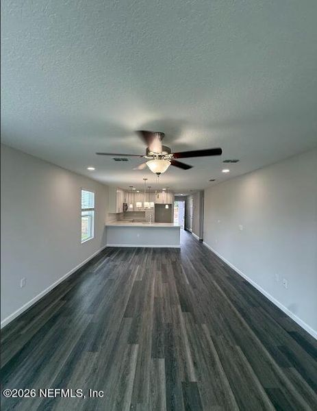 Spacious, unfurnished interior of a new home in , Jacksonville (Image 7).