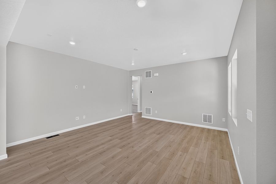 Spacious, unfurnished interior of a new home in Trailstone, Arvada (Image 19).