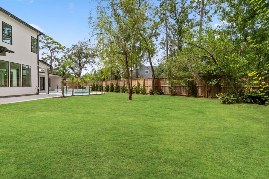 Whether it’s a game of catch or a spirited round of fetch, this expansive green space invites endless outdoor fun. Whether it’s a game of catch or a spirited round of fetch, this expansive green space invites endless outdoor fun.