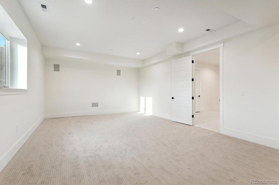Spacious, unfurnished interior of a new home in , Brighton (Image 34).