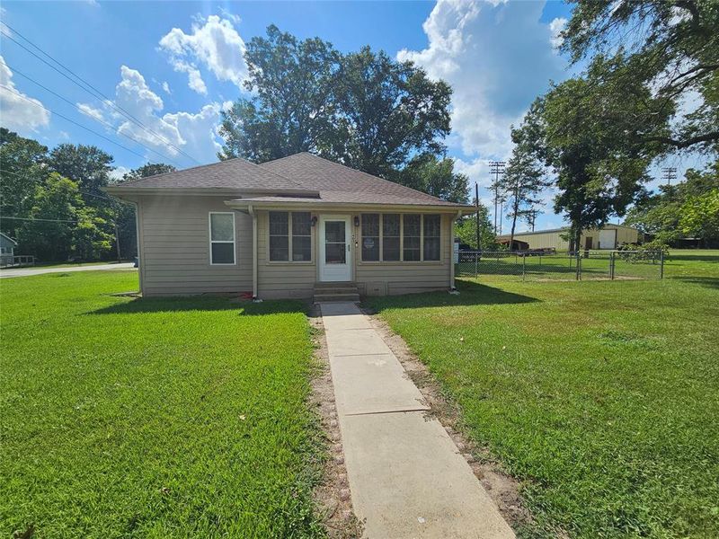 Exterior details and patio area of a home in , Quitman (Image 19).