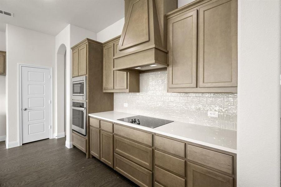 105 Grey Wolf- Kitchen-4