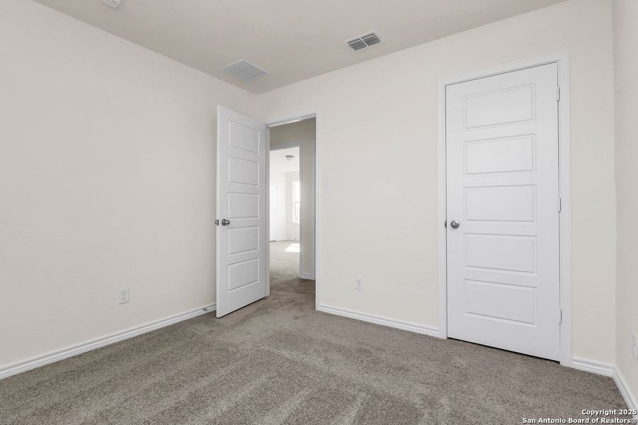 Spacious, unfurnished interior of a new home in Knox Ridge, Converse (Image 11).