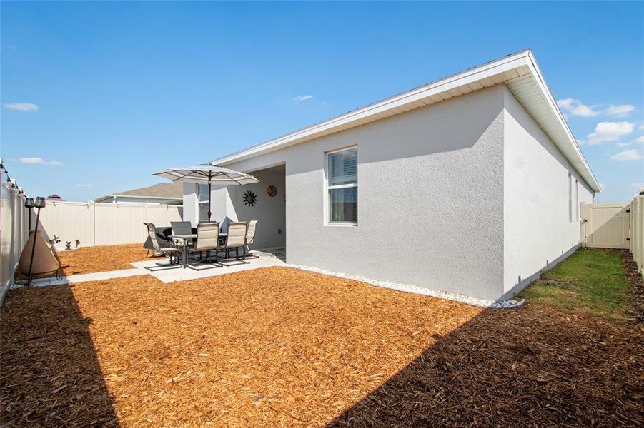 Exterior details and patio area of a home in , Winter Haven (Image 22).