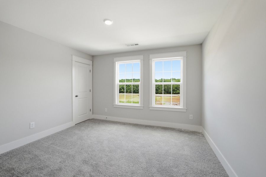 Spacious, unfurnished interior of a new home in Aden Woods, Fairview (Image 41).