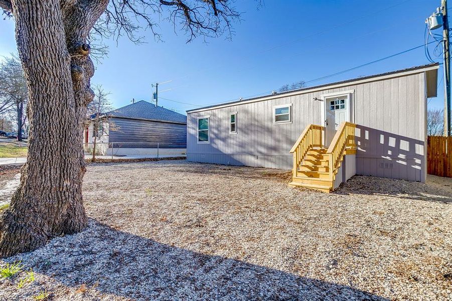 Exterior details and patio area of a home in , Alvarado (Image 20).