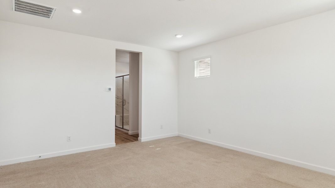 Spacious, unfurnished interior of a new home in Aloravita, Peoria (Image 22).