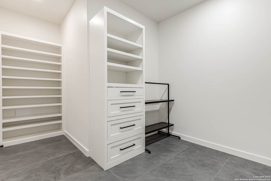 Furnished interior view inside a new home in , Floresville (Image 15).