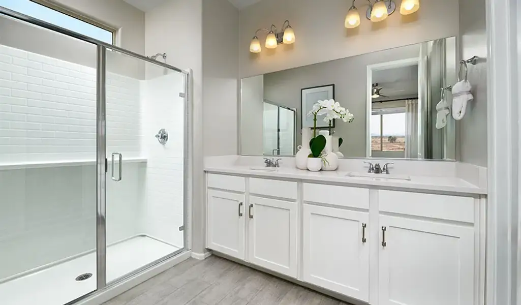 Fraser-T934-Blackhawk Bathroom