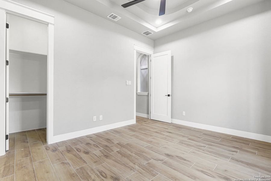Spacious, unfurnished interior of a new home in , Spring Branch (Image 25).