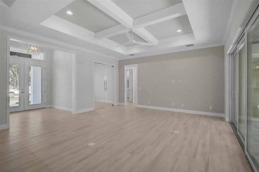 Spacious, unfurnished interior of a new home in , Port Charlotte (Image 39).