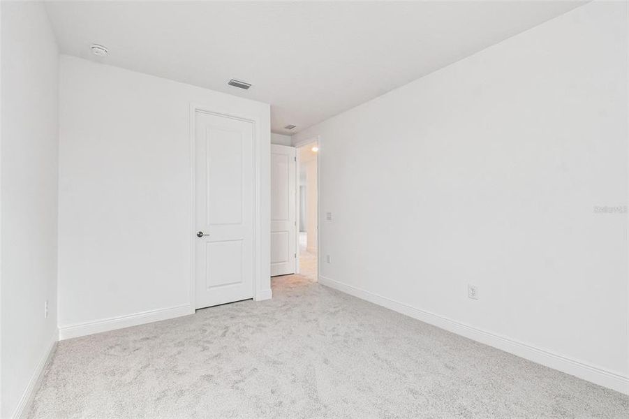 Spacious, unfurnished interior of a new home in Hawkstone, Sarasota (Image 33). Spacious, unfurnished interior of a new home in Hawkstone, Sarasota (Image 33).