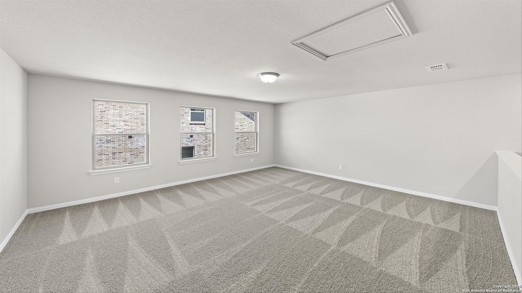 Spacious, unfurnished interior of a new home in Vista Ridge, Live Oak (Image 17).