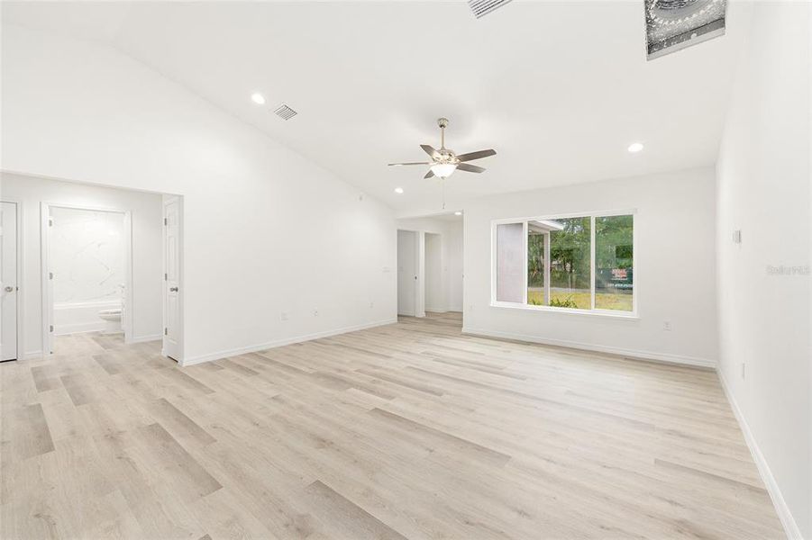 Spacious, unfurnished interior of a new home in , Ocala (Image 73).