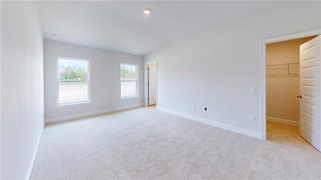 Spacious, unfurnished interior of a new home in Rolling Hills, Bell (Image 18).
