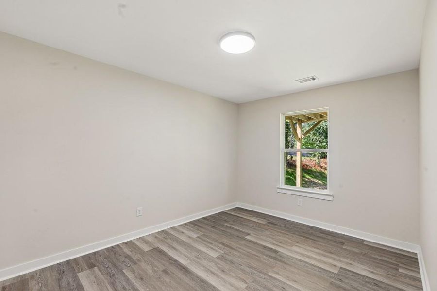 Spacious, unfurnished interior of a new home in , Gainesville (Image 35).
