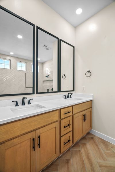 Furnished interior view inside a new home in Verdancia, El Paso (Image 7).