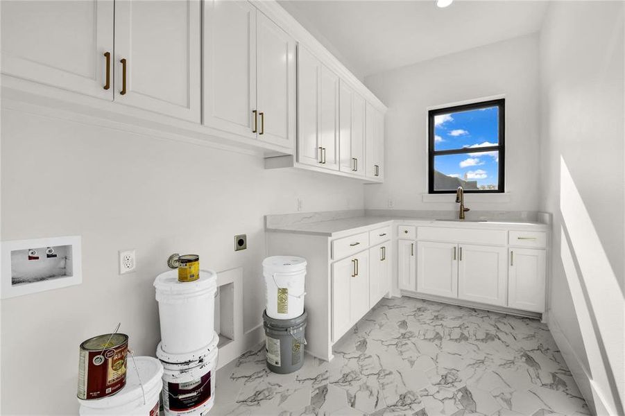 Furnished interior view inside a new home in , Aledo (Image 14).