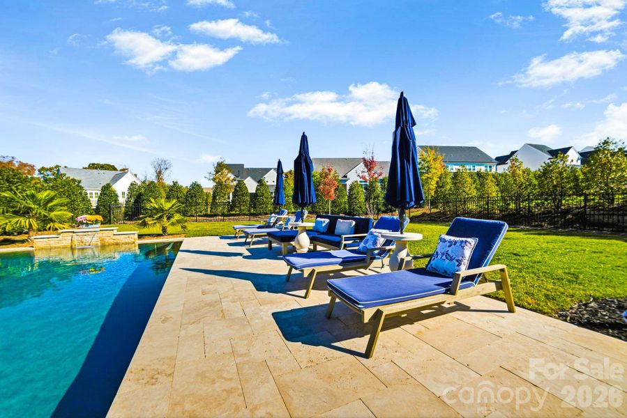 Community amenities in , Huntersville (Image 41).