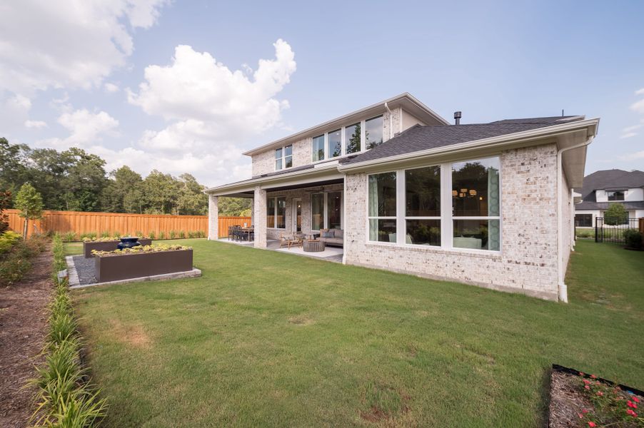 Representative exterior details of a home built from the Snyder by Tri Pointe Homes in Harvest Green, Richmond (Image 33).