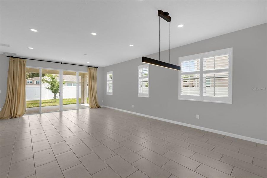 Spacious, unfurnished interior of a new home in Seasons at Lakeside Forest, Tavares (Image 36).
