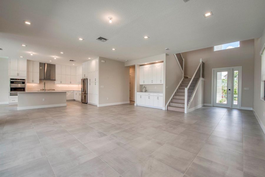 Spacious, unfurnished interior of a new home in Apex at Avenir, Palm Beach Gardens (Image 24). Spacious, unfurnished interior of a new home in Apex at Avenir, Palm Beach Gardens (Image 24).