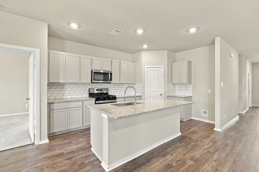 4br New Home in Angleton, TX.  - Slide 11