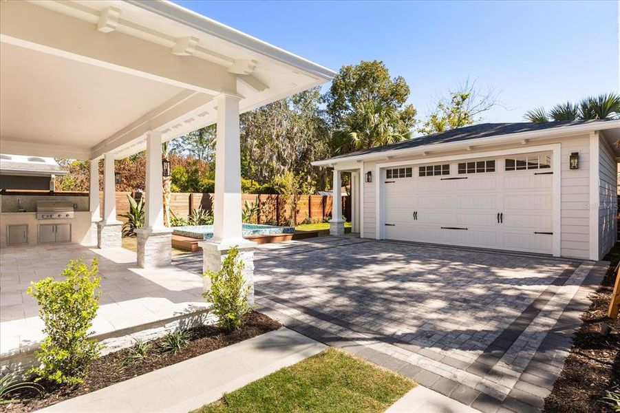 Exterior details and patio area of a home in , Orlando (Image 22).