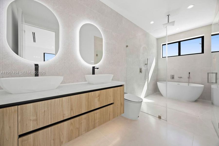 Furnished interior view inside a new home in , Fort Lauderdale (Image 7).