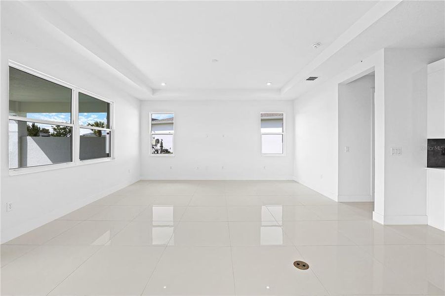 Spacious, unfurnished interior of a new home in Cresswind at Hammock Oaks, Lady Lake (Image 37). Spacious, unfurnished interior of a new home in Cresswind at Hammock Oaks, Lady Lake (Image 37).