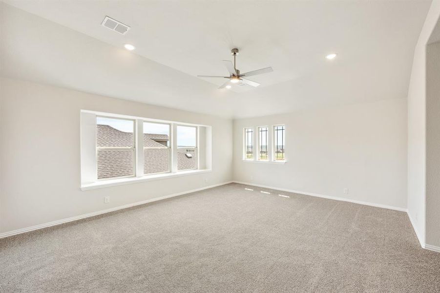Spacious, unfurnished interior of a new home in Country Lakes Classic 60, Argyle (Image 19).