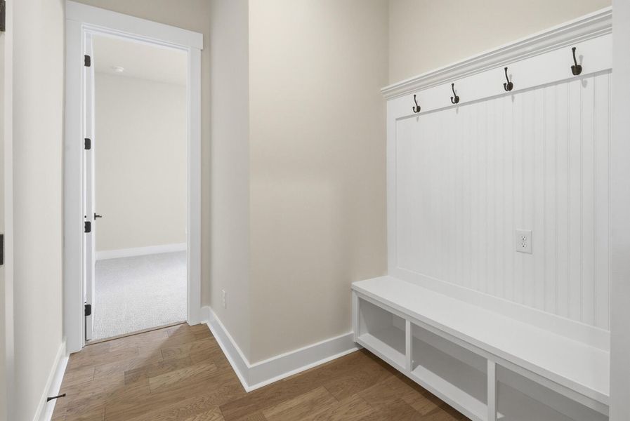 Spacious, unfurnished interior of a new home in The Oaks, Goose Creek (Image 12).