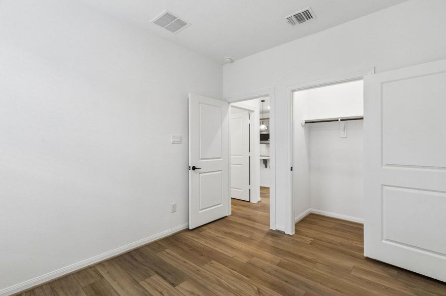 Spacious, unfurnished interior of a new home in Del Webb in Chambers Creek, Willis (Image 24).