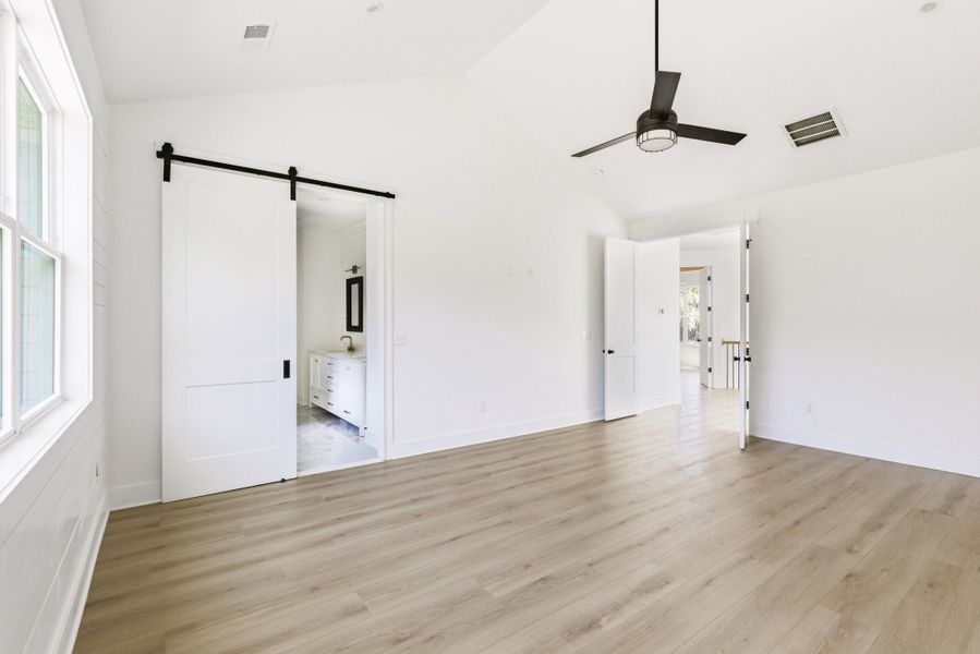 Spacious, unfurnished interior of a new home in , Johns Island (Image 73).